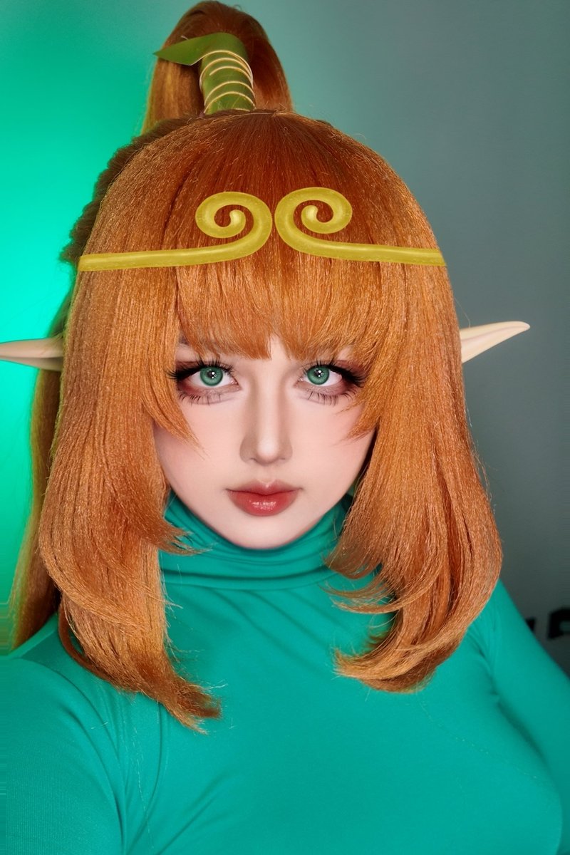 I cosplayed as my favorite elf character from the elf comic.   The comic author is <a href="/merrivius/">Merrivius</a>