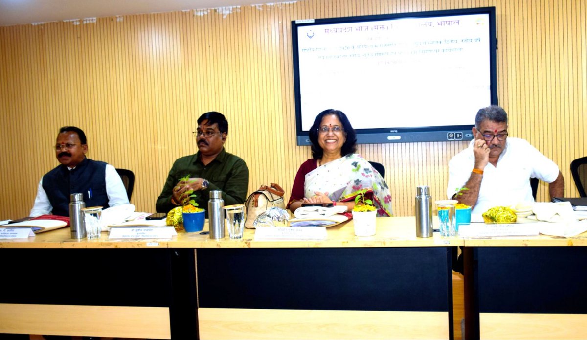 ITDCindia's tweet image. Political Science Curriculum Workshop Inaugurated at Madhya Pradesh Bhoj Open University
itdcindia.com/political-scie…
#MPBhojOpenUniversity #PoliticalScienceWorkshop #AcademicWorkshop #SocialScienceEducation #FacultyTraining #UniversityEvents