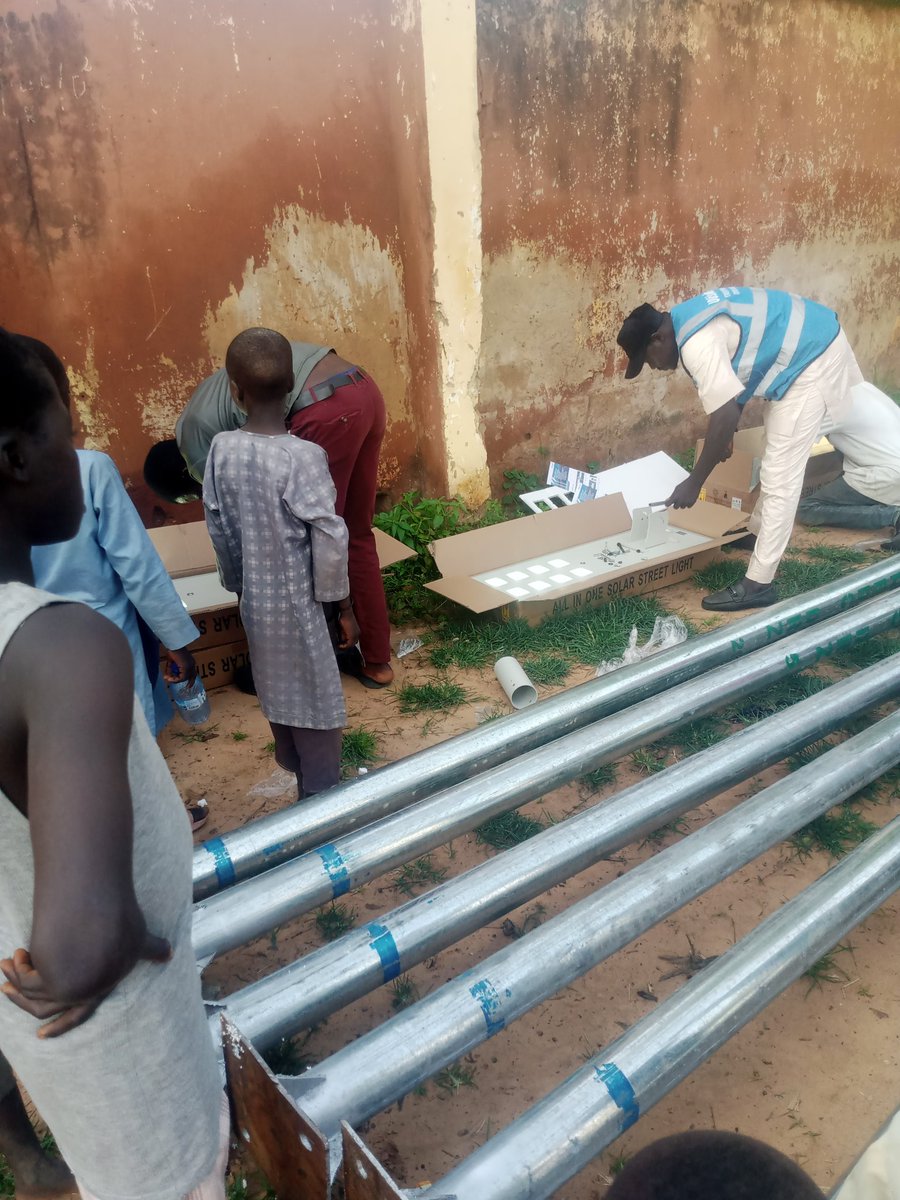 DDarazo18855's tweet image. ⚡🌍 Light has arrived!
Usman Ya’u Shehu has delivered Solar Light to the communities of Kwankiyal, Wahu, Papa, and Lanzai.
His representatives also shared the message of goodwill with every town!

👉 This is not just a promise, it is action fulfilled!
#SolarLight  @Usman_Yau_78