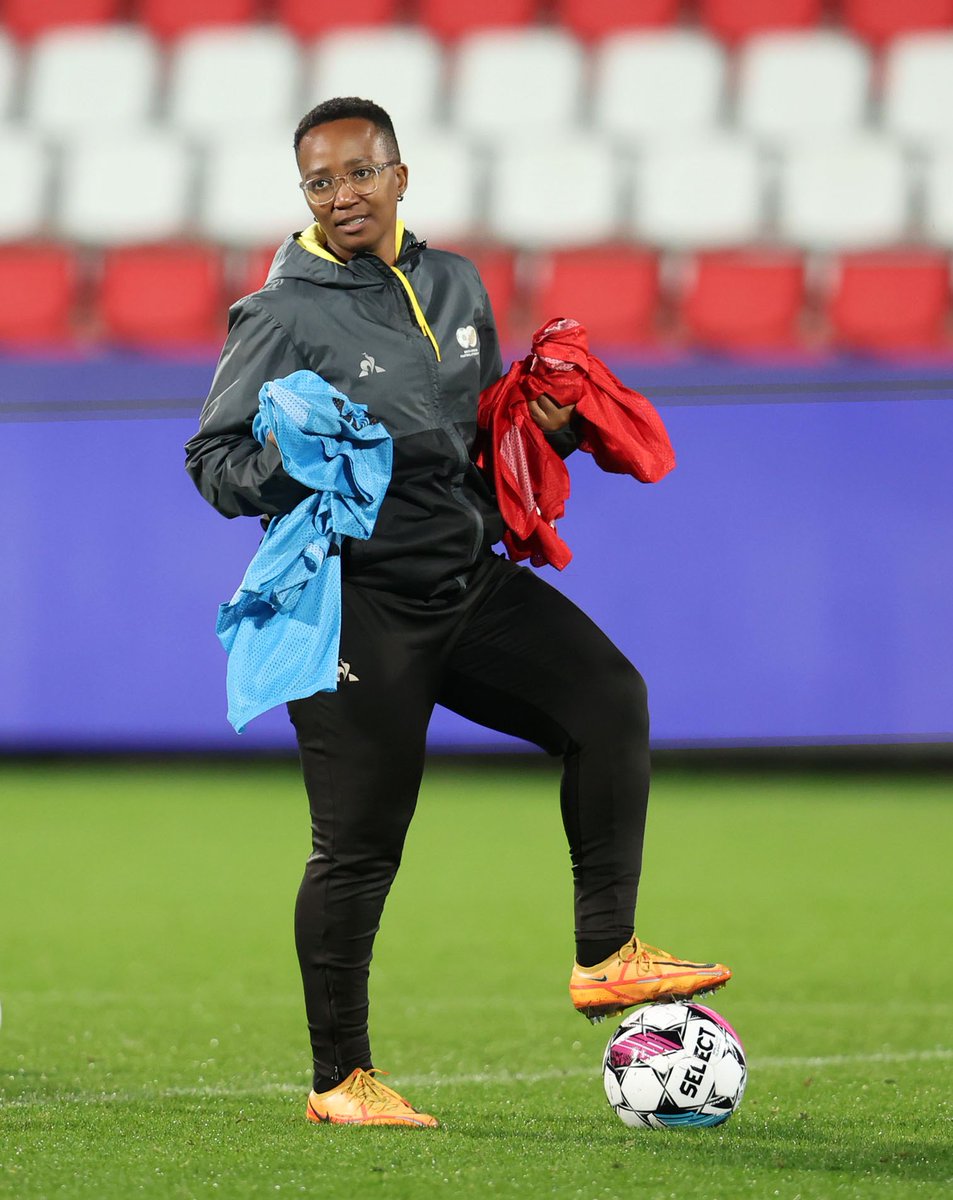 🏆 𝙑𝘼𝙍𝙎𝙄𝙏𝙔 𝙒𝙊𝙈𝙀𝙉’𝙨 𝙁𝙊𝙊𝙏𝘽𝘼𝙇𝙇 𝙁𝙄𝙉𝘼𝙇‼️

UJ 🆚 UWC
🗓️ 19 Sept | 7 PM
📍 UJ Soweto Stadium
📺 Live on <a href="/SuperSportTV/">SuperSport 🏆</a> 

It’s a national team coaches showdown — which coach will take the crown? 👀🔥

#UWCWomensFootball | #iyachesa
 #UJAlltheway #BasadiAction