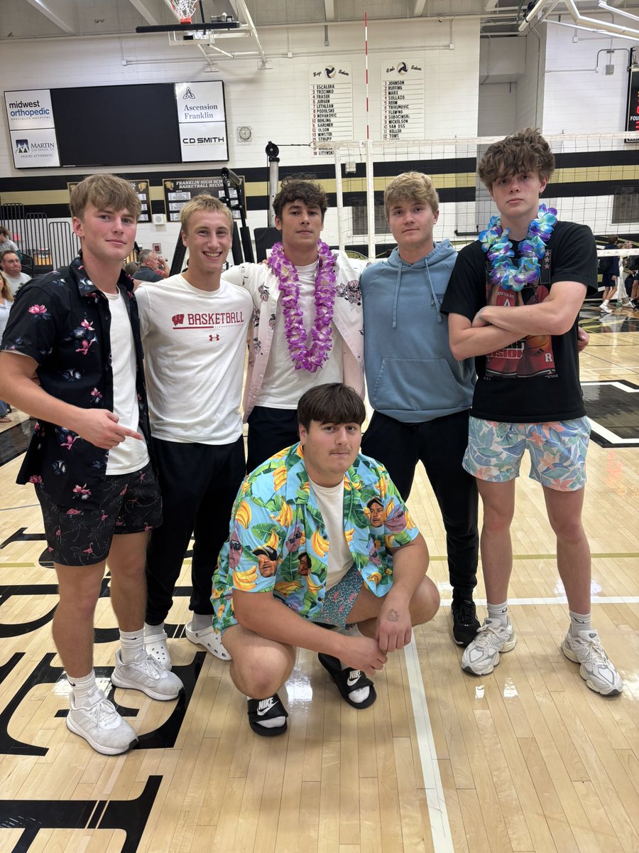 Our Saber athletes, Fall Sports connecting us! 

Ballers out there, supporting multiple programs!