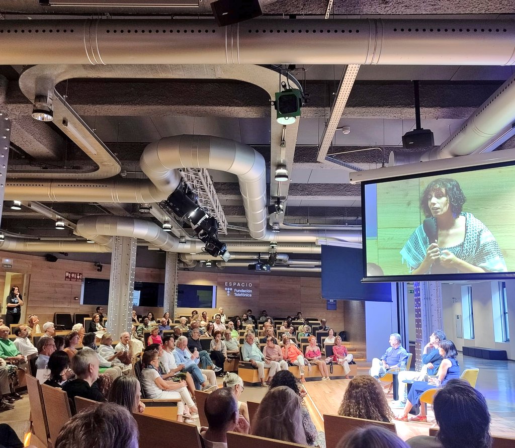 Lucía Hellín Nistal tweet media