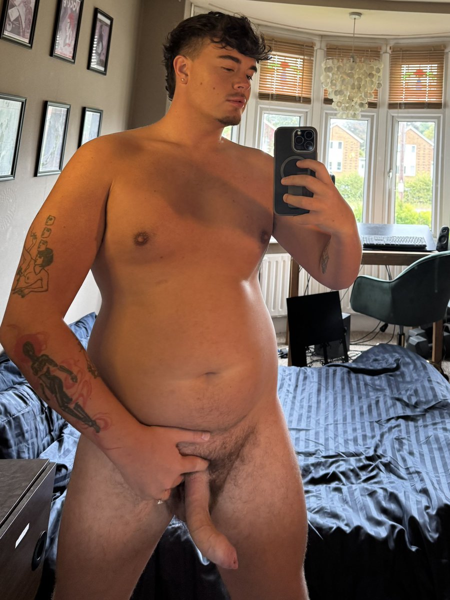 twunkletoes1's tweet photo. where’s the big boy lovers? https://t.co/3kMjeTj9Xv