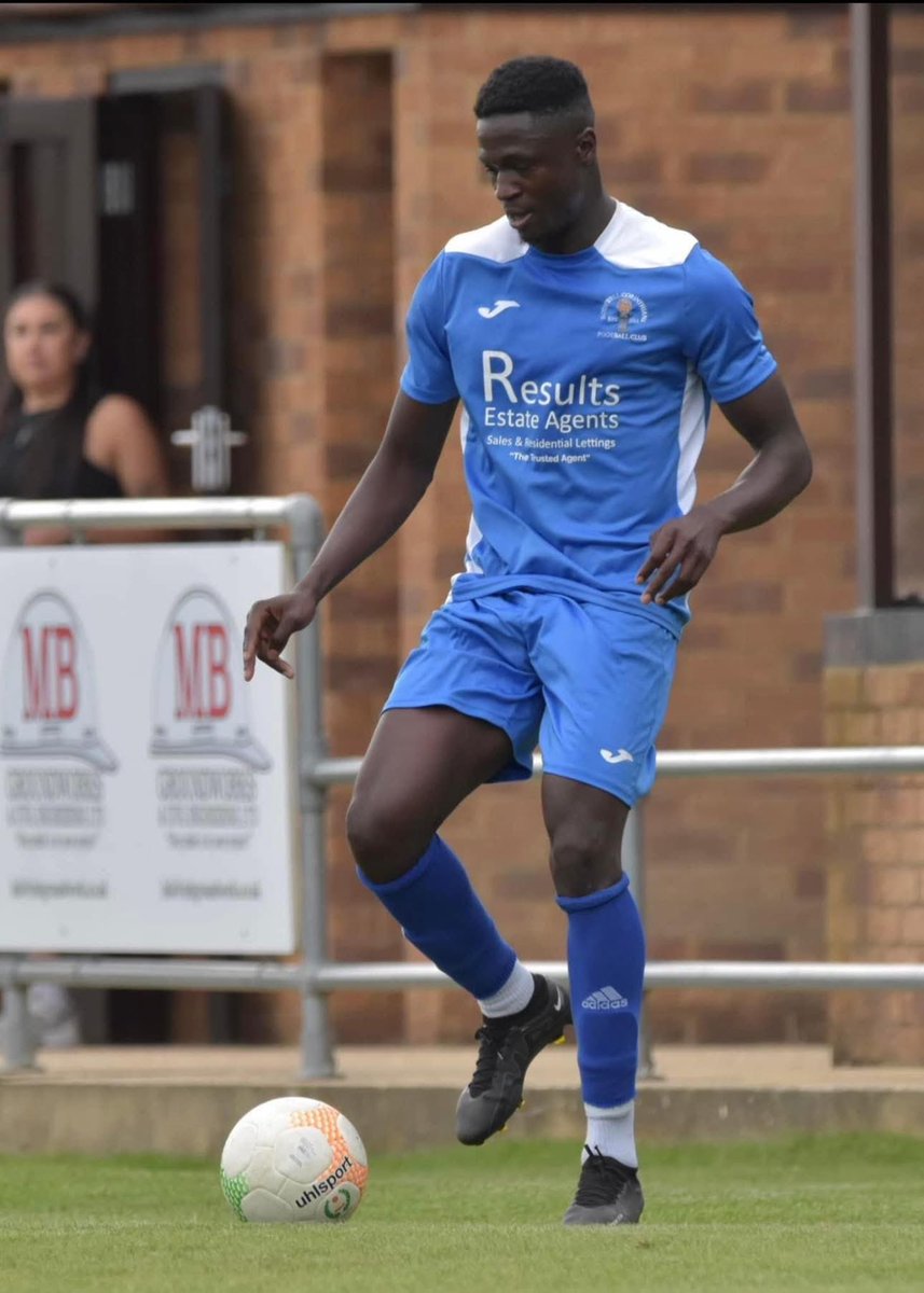 Lamin Jammeh signs for Chens ✍️

We are delighted to welcome Lamin Jammeh to Billing Road, with the forward previously representing Sileby Rangers and Rothwell Corinthians ⚽️

Welcome to Billing Road, Lamin 🤝 #UpTheChens