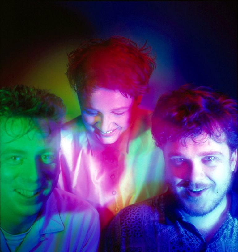 35 yrs ago today, Cocteau Twins released their 6th album  𝐇𝐞𝐚𝐯𝐞𝐧 𝐨𝐫 𝐋𝐚𝐬 𝐕𝐞𝐠𝐚𝐬. With the gorgeous blend of dream pop and neo-psychedelia it's become one of the most beloved albums in music history, and is a timeless classic.