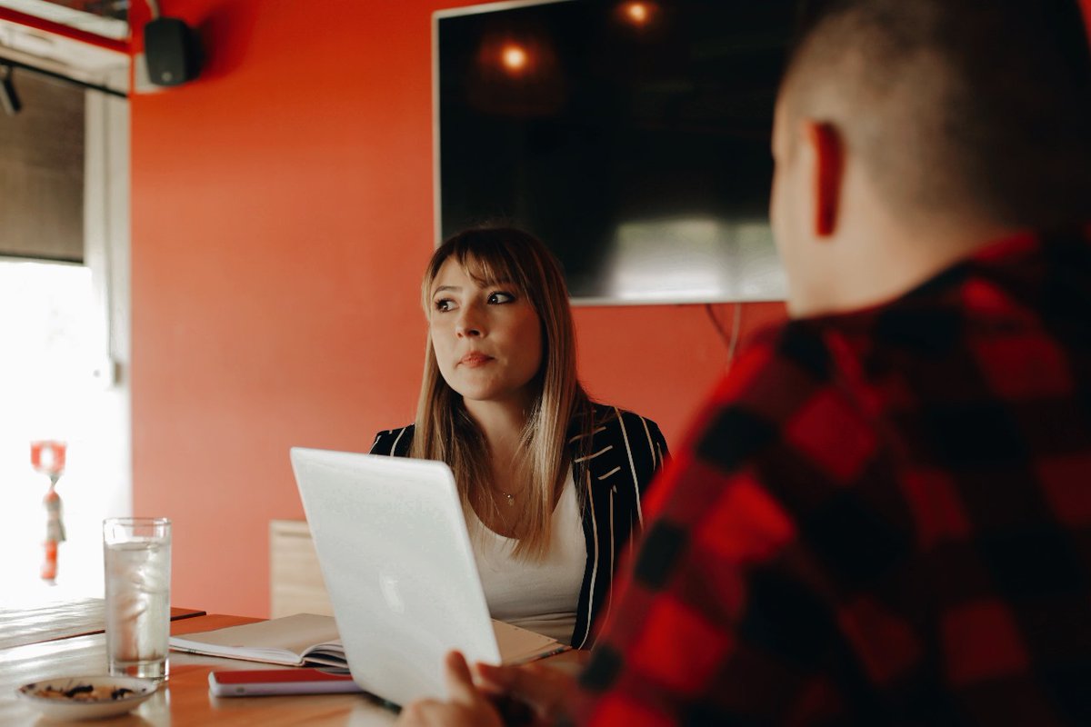 🌐 El precio de jugar como todos: la polarización no es el problema, sino cómo la manejamos.
 <a href="/yhansui_O/">Yhansui</a> analiza el rol del estratega digital frente a discursos que dividen y propone cómo usar la comunicación política para construir puentes, no muros. sufragio.org/2025/09/el-pre…