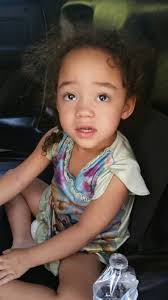 A toddler was found wandering alone at a Glendale apartment complex 🚨. Police arrested the child’s mother on suspicion of child endangerment; the child is now safe with authorities.
