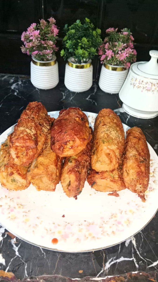FoodmixT73683's tweet photo. Crispy bread pakora rolls recipe
The quick and easy snacks made with basic ingredients.
Any Snacks lover??
#trending #food #homemade #pakora #fritter #cooking #breadrolls #snacks #foodie
Guyz show some π Subscribe to my channel βΊοΈ
Full recipe π₯πππ
https://t.co/1lhnVY5txN https://t.co/GcvifyXPmF