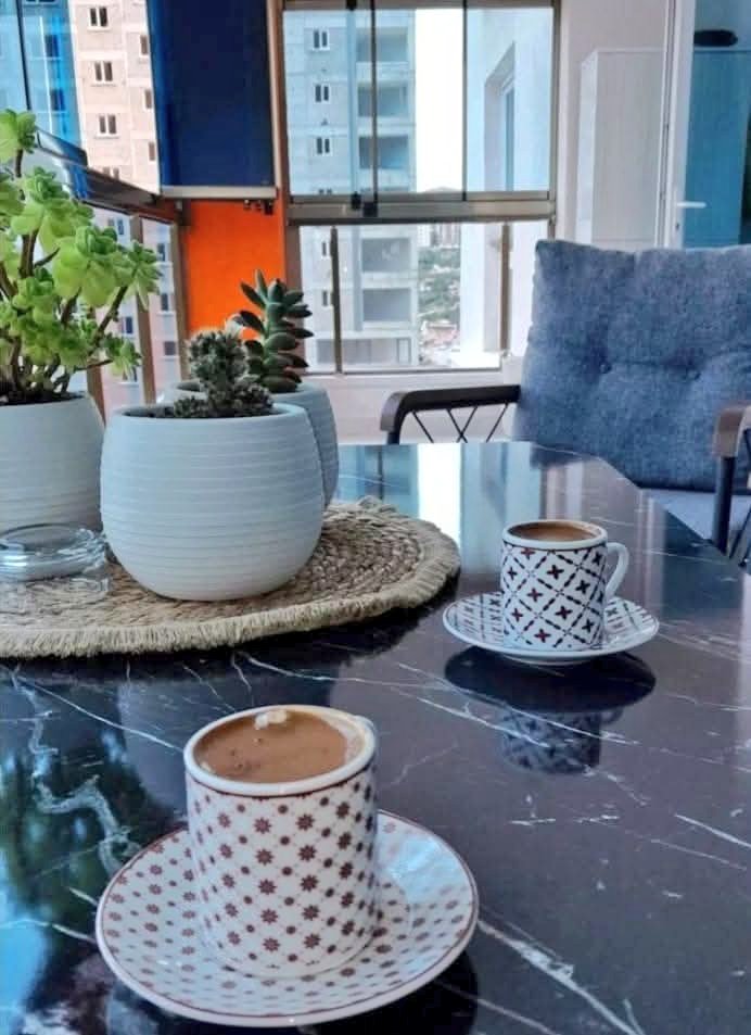 ـ

.
.
.

يقال : المحاط بأحبته أمن..💞

 🤍☕🤍

.
.
.