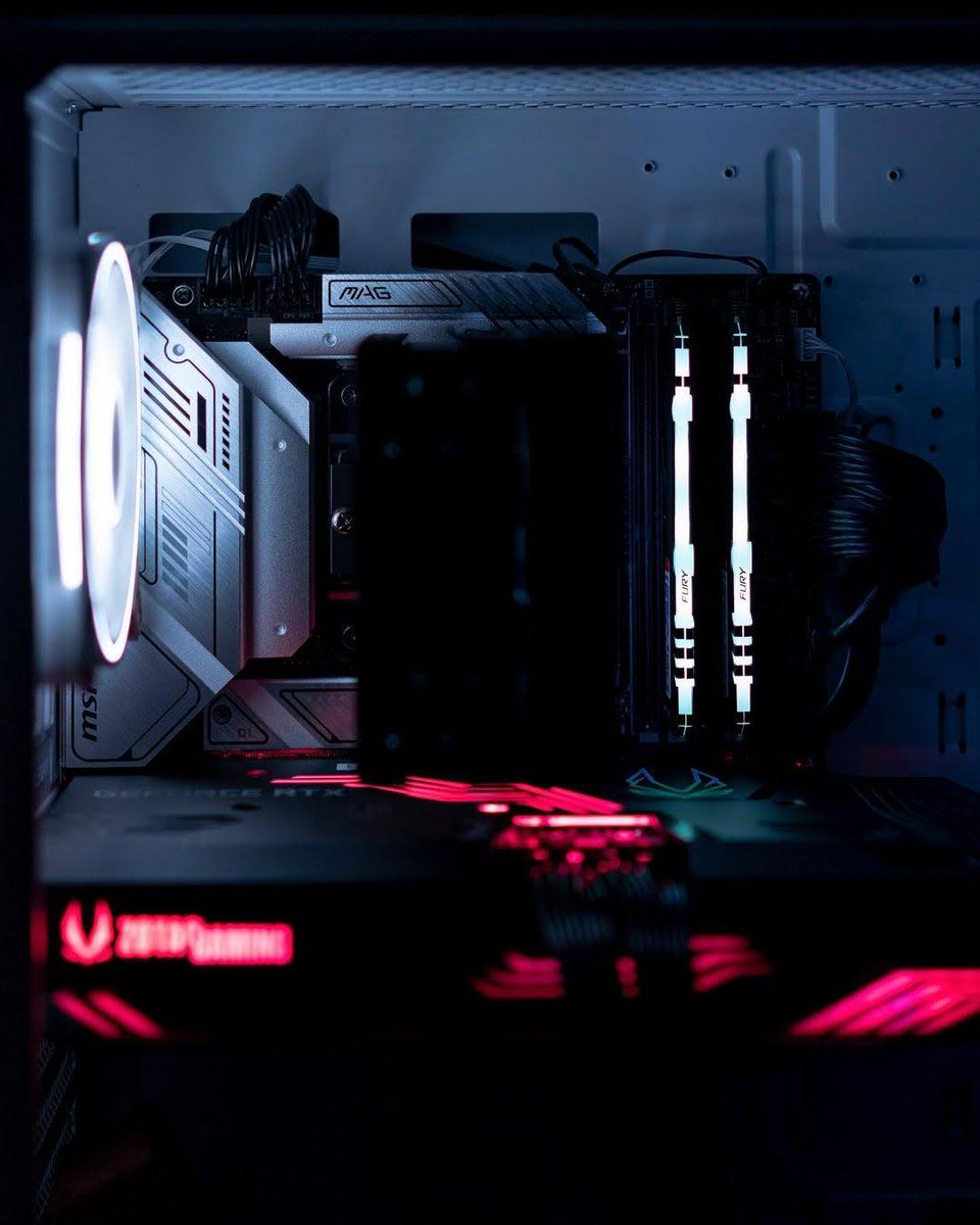 ZOTAC_USA's tweet image. 💥😈The fearful glow and raw power of the ZOTAC GAMING GeForce RTX 3070 AMP send enemies fleeing.⚡🎮

📷 IG: danthechok

#RTX3070 #RTX30 #AMP #GPU #PCBuild #Tech #PCHardware #PCComponents #GamingPC #PCSetup