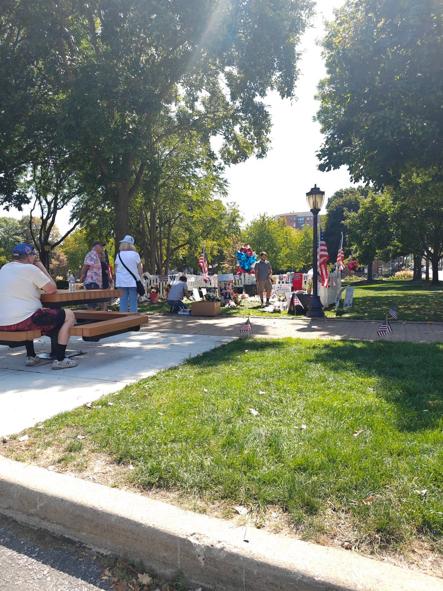 Ever been to a fascist memorial? 

Charlie's homegrown white supremacists... Right there in the Town center. 😑

Do you think they like me blasting suicidal tendencies fascist pig on my way out?