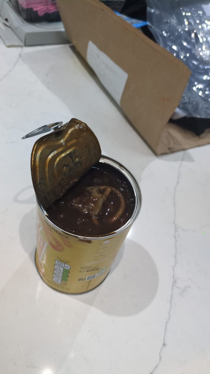 ashmoore2015's tweet photo. @HeinzUK look at my tin of spaghetti 🤢🤢 what happened 😭 https://t.co/pf0qRCSdRK