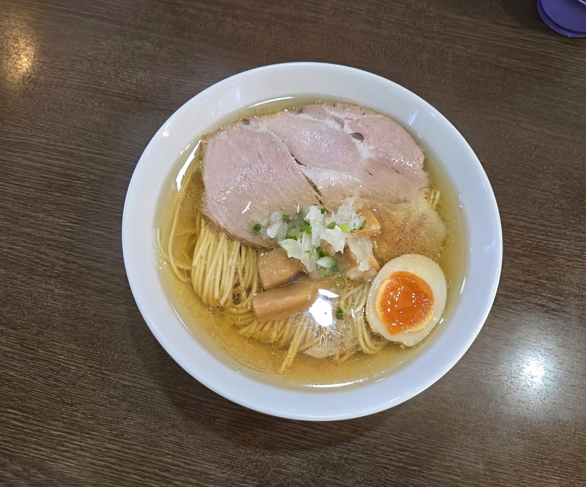 中華そばイデタ@幸手

◾塩そば◾チャー丼

久々のイデタ塩は旨杉て飛ぶ🤖⤴
💯洗練された煮干し風味
温度低下で🌡白醤油の円やかな甘み
パツ麺も旨いよKK🤭🩷

🍚卵黄にレア柔豚が溶けるわ😨
山葵の清涼感も🐖Good旨丼💯

店主と話が盛り上がり
長居してしまった~🤣楽💕
#イデタ