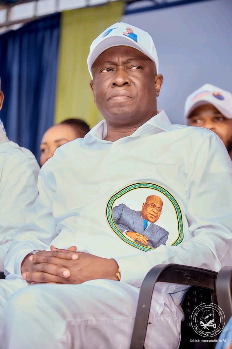 MasenguMa69461's tweet photo. Le président ai Augustin kabuya à remis son salaire de six mois aux électeurs de Mont amba https://t.co/uHPUmzIpRS