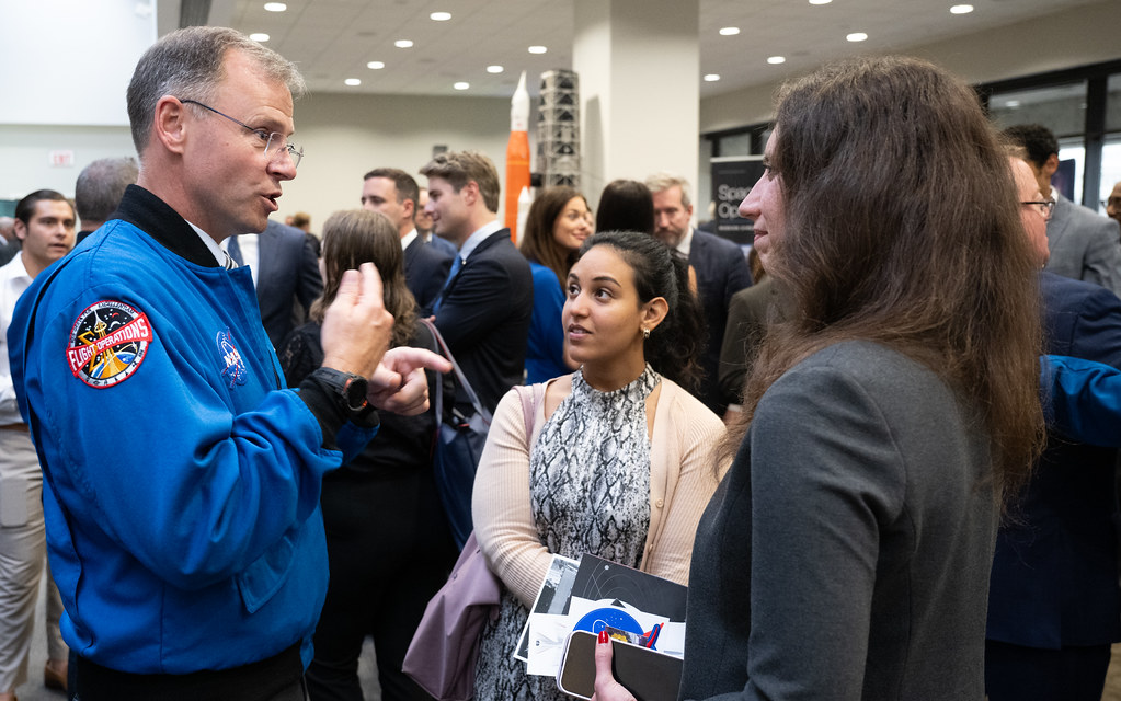 SecDuffyNASA's tweet image. I had such a great time at "NASA Day on The Hill!"
Members of Congress, space industry leaders, and staffers came together to talk about how @NASA is keeping America FIRST in space. 🇺🇸
Thank you to everyone who came including @astro_Pettit, @Astro_Suni, @butch_wilmore, and…