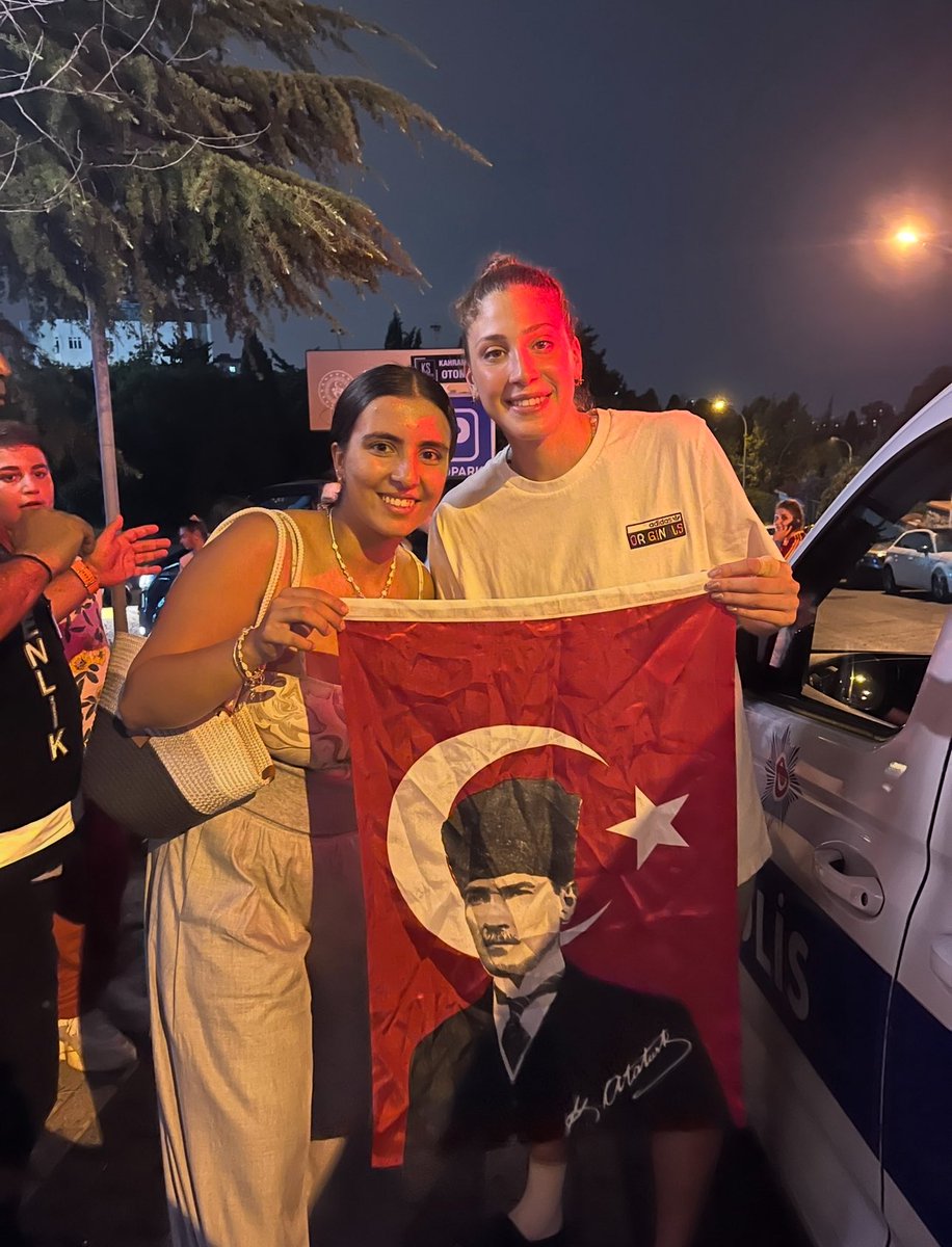 Asla yalnız yürümeyeceksin!❤️
<a href="/ilkinaydn/">İlkin Aydın</a>
