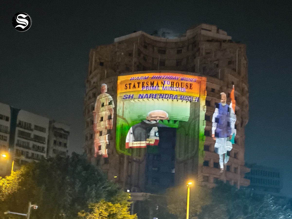 TheStatesmanLtd's tweet image. Delhi’s iconic Statesman House was illuminated with projection visuals of Prime Minister Narendra Modi on the occasion of his 75th birthday.

@narendramodi 

#PMModiBirthday #StatesmanHouse #PMModiAt75