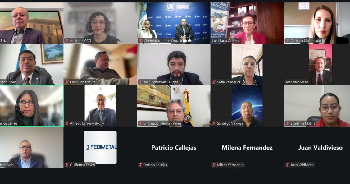 #DiplomaciaComercialGT | El #ViceCancillerGT Julio Orozco participó como testigo de honor en la firma del Convenio de Cooperación entre la Cámara de Comercio de Guatemala y la Cámara Ecuatoriana Internacional de Comercio e Integración.

Este acuerdo busca fortalecer los lazos