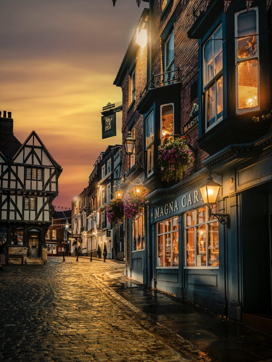 Lincoln at night hits a different level 📸