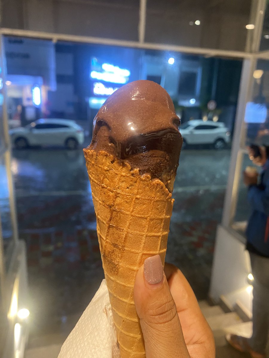 Panchmi_'s tweet photo. Belgian Dark Chocolate and Rain.

A match made in heaven. 🌸 https://t.co/9YuW44xXBR