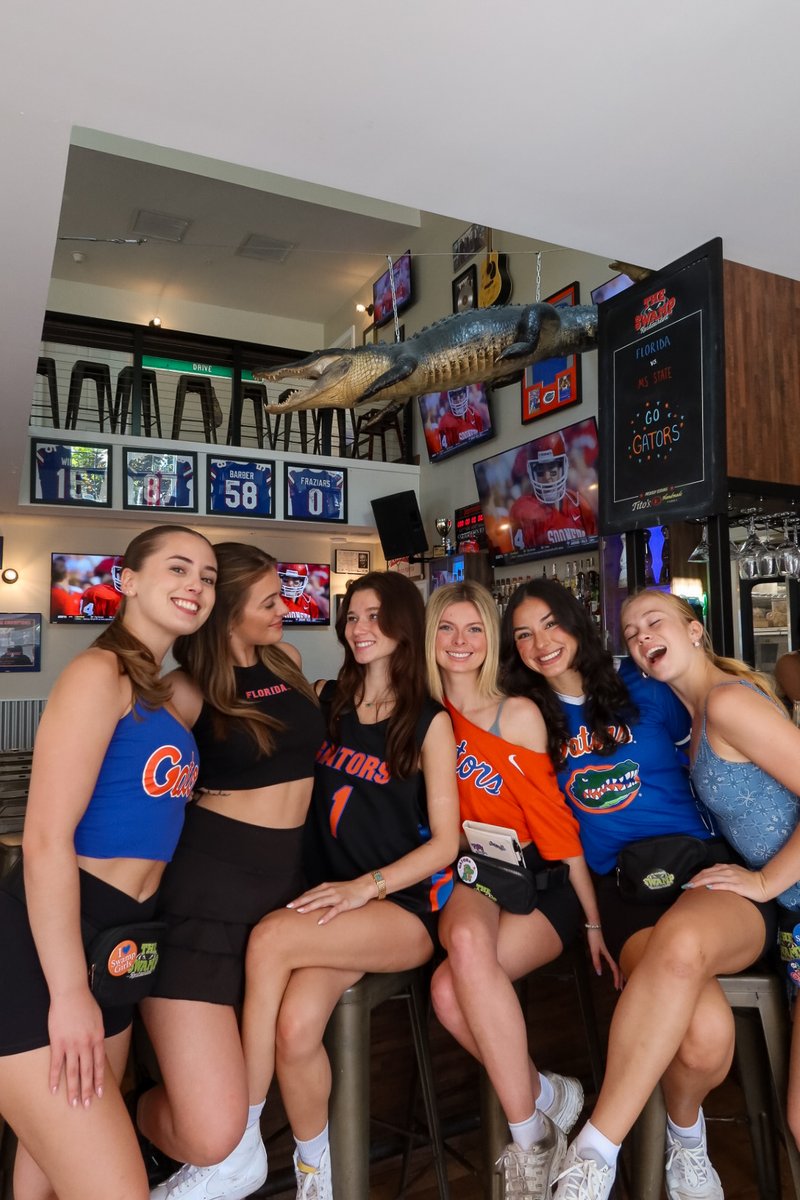 Gamedays with the girls ☺️

Join us this Saturday for another great one - Florida vs. Umiami - 7:30PM kickoff 🐊🥂 

#SYAS
