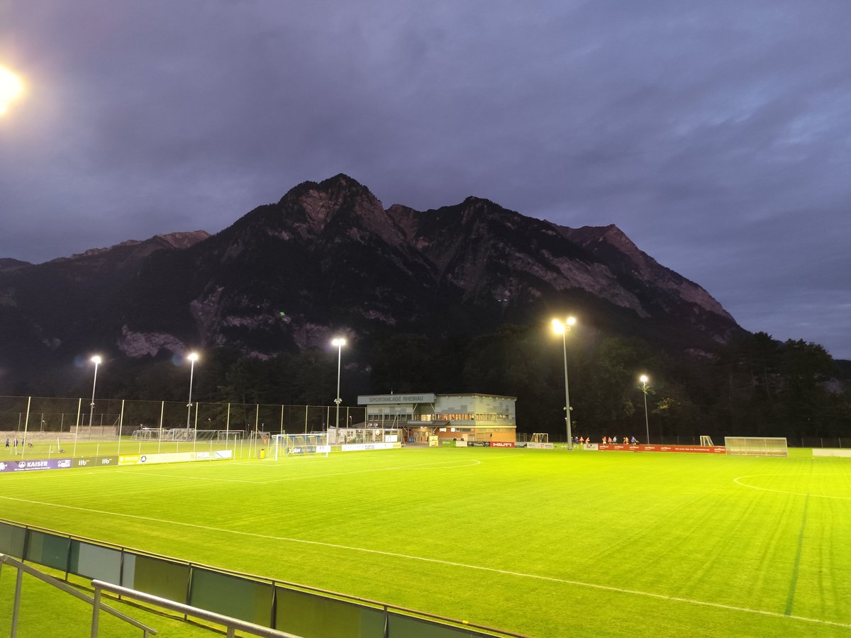 Mittwoch abend, Liechtensteiner Cup, FC Balzers II gegen USV Eschen/Mauren II und der Star ist ganz klar die Aussicht