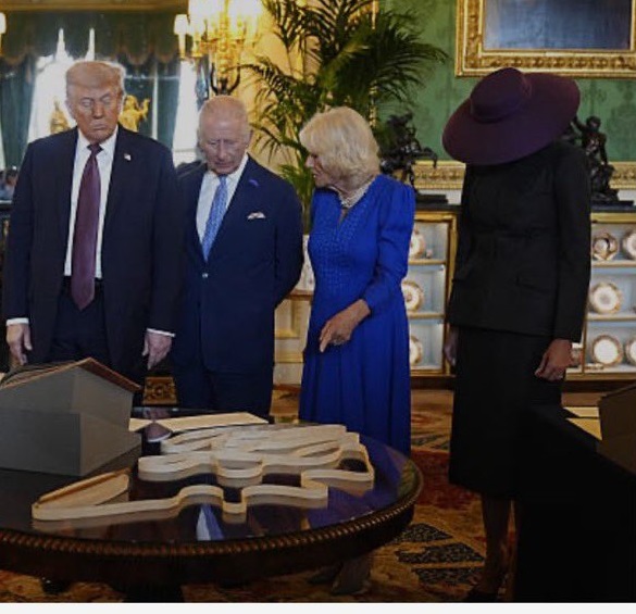 Parody Keir Starmer (@parody_pm) on Twitter photo OK, who put Melania into 'sleep' mode. OK, who put Melania into 'sleep' mode.