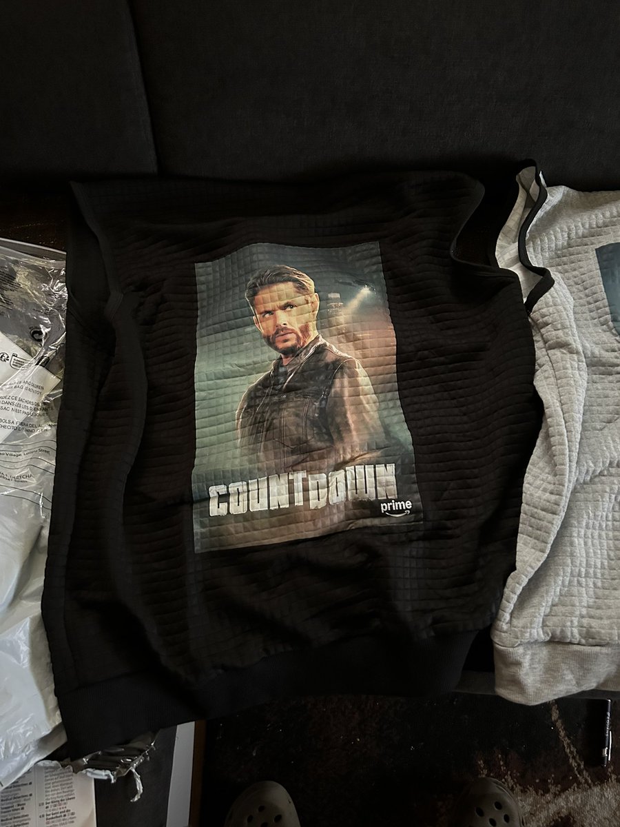jackyharder's tweet photo. @suebsg9 this is just a test of what the jacket looks like ☺️ Because there is more to it #countdown
#countdowns2 #Countdownseson2 #countdownprime #countdonamazon https://t.co/faoqsblfoD