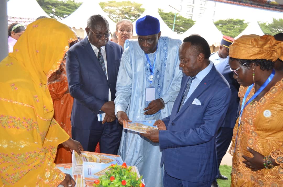 À l’invitation du MINETAT/MINESUP, Représentant du Premier Ministre, Chef du Gouvernement, j’ai pris part, ce mercredi 17.09.2025 à Yaoundé, à la cérémonie d’ouverture du Salon d’Orientation Académique et Professionnelle, pour lequel, le stand de #UMa a été honoré par sa visite.