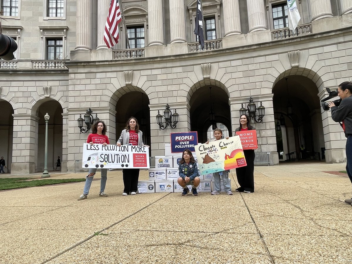 actonclimateUS's tweet photo. Today we were joined by members of Congress and fellow climate advocates to oppose Trump’s #ClimateChaosPlan and Zeldin’s attacks on the Endangerment Finding. With over 225,000 public comments, we’re delivering a clear message: NO to Trump’s rollbacks! https://t.co/XyKVRLV1vM