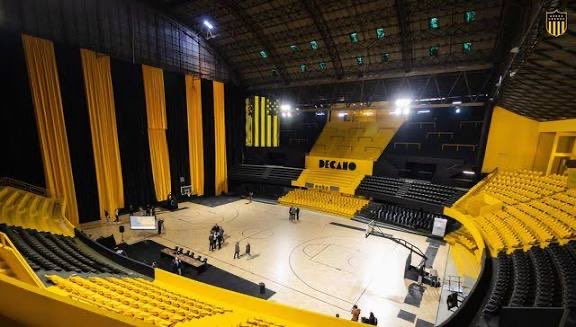 🏀 LDA 

La final entre <a href="/clubaatenas/">Club Atlético Atenas</a> y <a href="/LarranagaCS/">Club Social Larrañaga</a> será en el Palacio Peñarol el próximo jueves 21:15.

<a href="/ElEspectadorUy/">El Espectador Deportes 🔊</a> <a href="/BTotalradio/">Basquettotalradio</a>