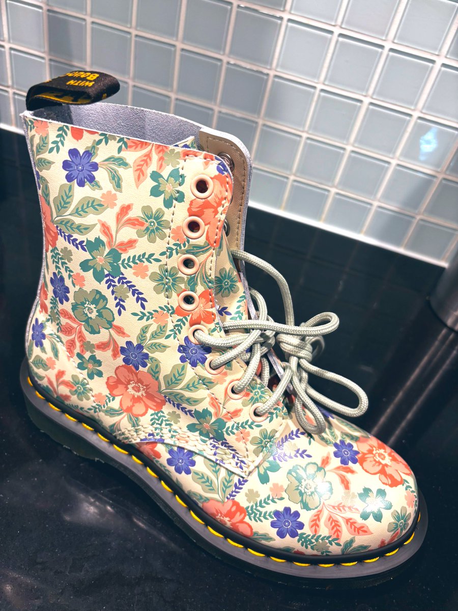Om mina nya #DrMartens kom idag? 
😍🤩