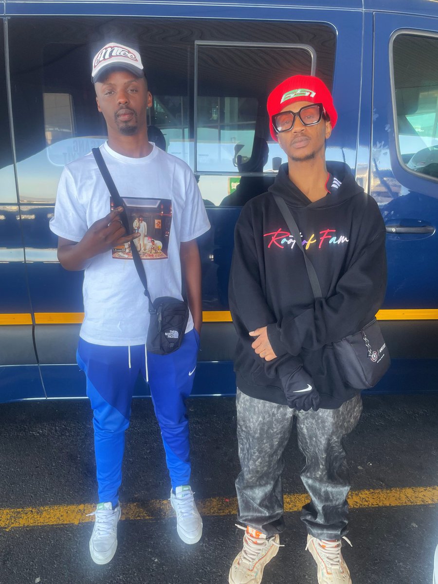 Veethehustla's tweet image. More life to the biggest trapper 🎂🌍. I want to take this opportunity to thank God for blessing us with Big Hustle 🙏🏾. More hits🎶, more blessings💫, more wins💪🏾. Thank you for the good music .It's all love on fonem❤️. #HustleGang 'til forever 🫂.