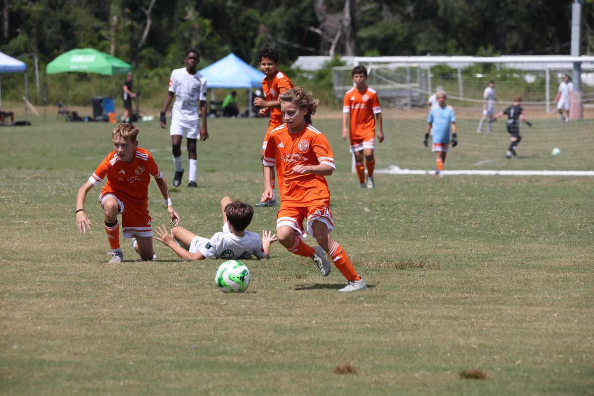 tally_soccer's tweet photo. 👀 PHOTO DROP 👀

The albums from this weekend are amazing!  Here are a few shots of our 2010 and 2013 teams one our “resident photogs” 

Photo Credit: @PenguinTLH

You can just feel the intensity in a few of these!

#SportingTLH
#TallahasseeSoccer
#WeAreSportingTallahassee https://t.co/VycDt0Fq6J