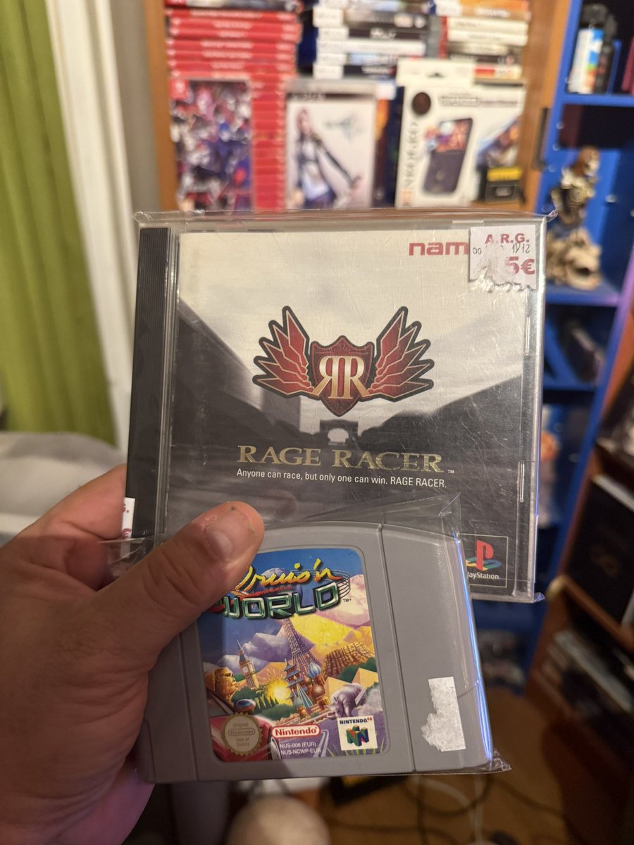 LEST64's tweet image. Que joyitas me he llevado hoy de @yumedes y su tienda !!
La
Mejor  de bcn!