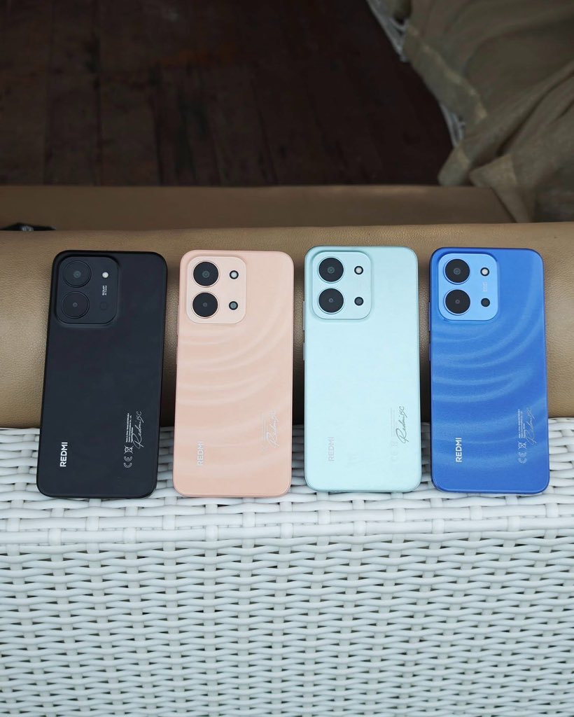 XiaomiNigeria's tweet image. Bold in Midnight Black, fresh in Mint Green, dreamy in Moonlight Blue, vibrant in Twilight Orange — #Redmi15C matches every vibe! 💙🖤💚🧡

#Redmi15C