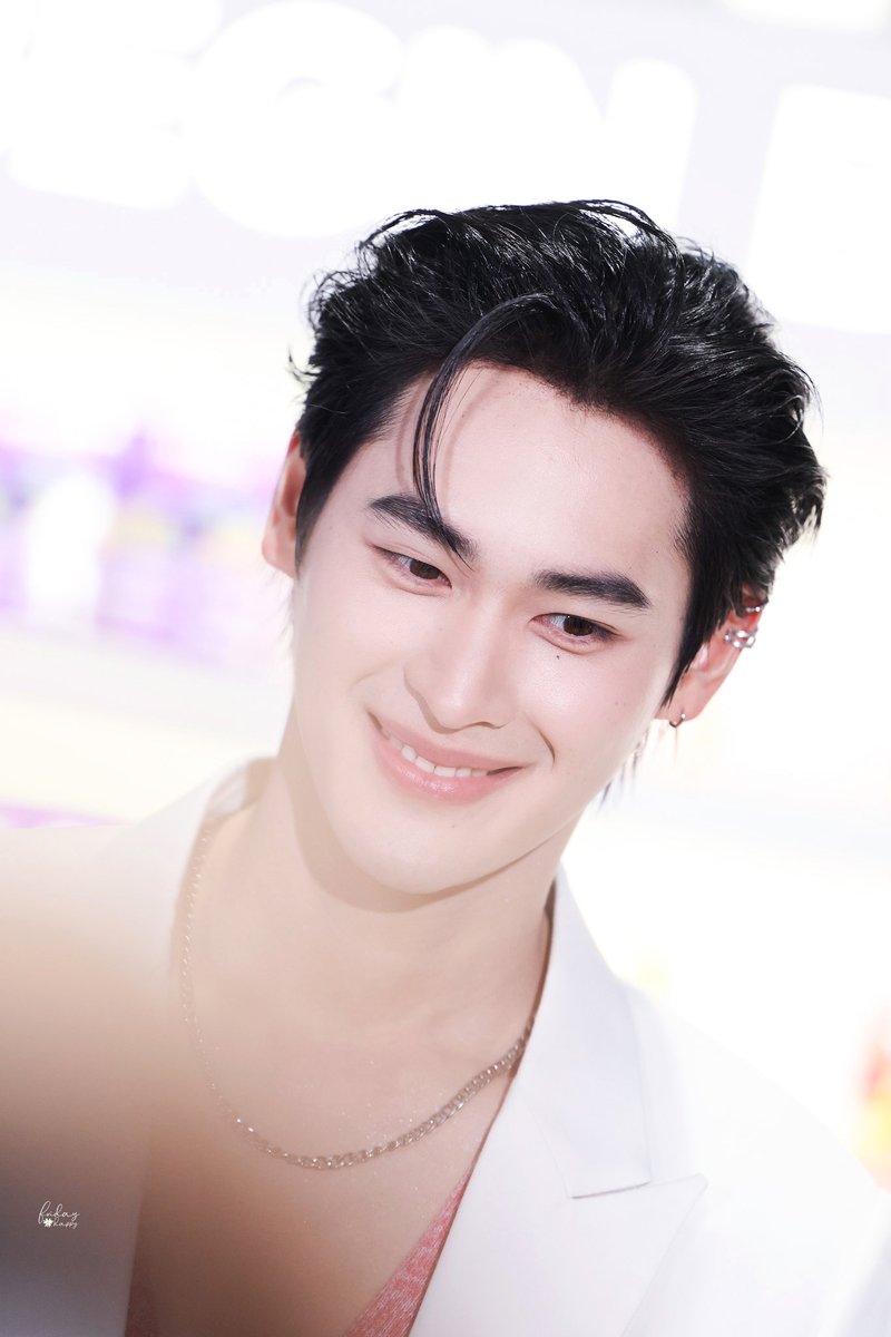 หล่อละมุน~~ 

NUUI X NOPPAKAO 
#VitaFoodsAsiaxKao 
#number_9th