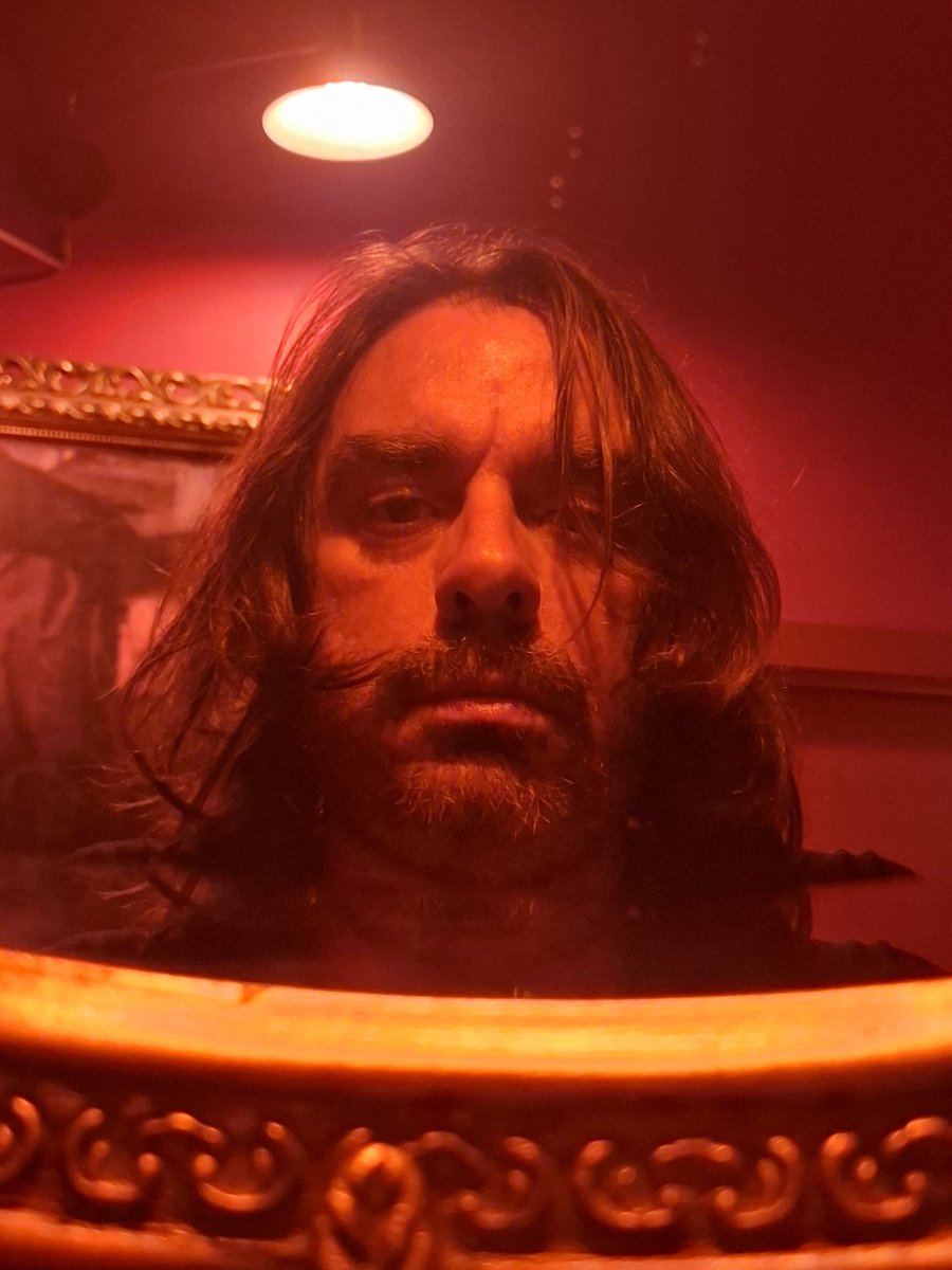 jordifarreras's tweet image. Roig roent 

#retrat #retrato #portrait #selfportrait #selfie #foto #photo  #fotografia #roig #roent #vermell #rojo #red