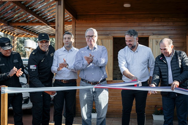 Passalacqua inauguró cámaras de frío, una unidad policial y dio inicio a una estación de servicio en el Mercado Central de Misiones
enfoquemisiones.com/passalacqua-in…