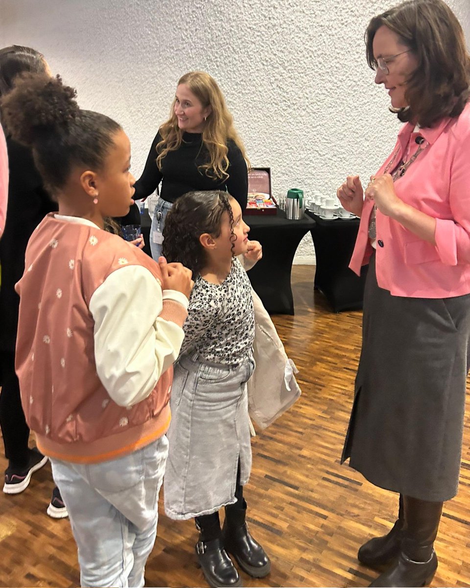 Gisteren heeft de Raad gestemd over alle Kinder-Ideeënmoties en, goed nieuws: ze zijn allemaal aangenomen! 🎉

Alle deelnemers (meer dan te zien op de collage) bedankt!

🕶️Idee? ~12+? De inschrijving voor de nieuwe editie is geopend. Kijk op Lelystad.nl/raad en doe mee!