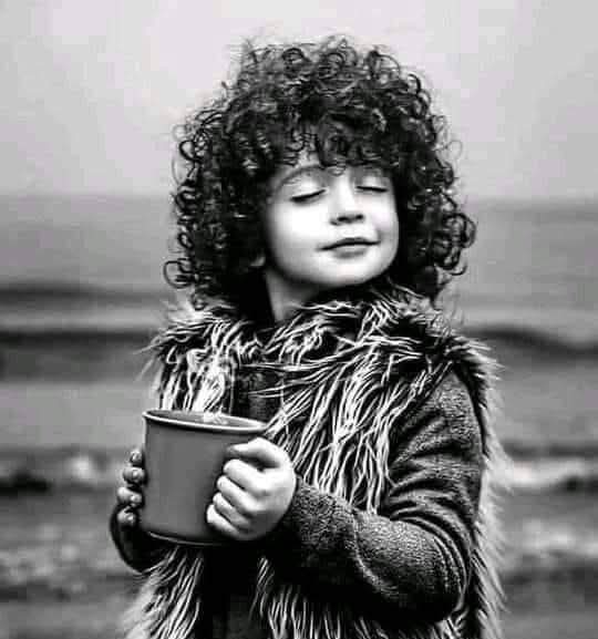 و غداً نشفى ، و غداً ننسى ، و غداً نلهى ، و غداً نعي بأن لا شيء يبقى❤️...

        يا صباح الورد والياسمين