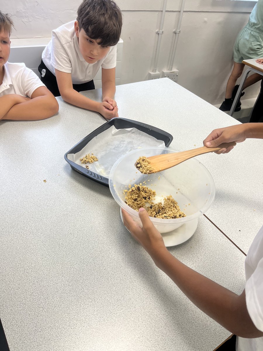 Year 5 Cedar class for #snacktember