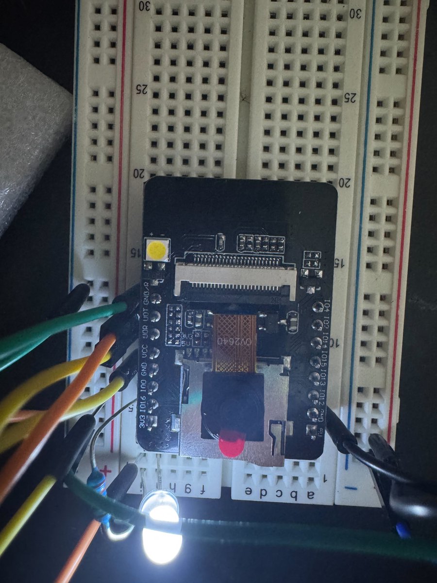 Juliocode's tweet image. New project: learning Embedded basics. Haven't had this much fun failing since ChatGPT! #Embedded #failing #SWE #TeachingMyself #esp32