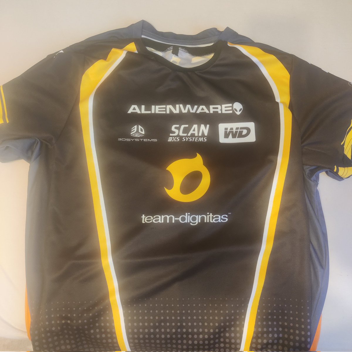 rocksxdebec tweet media