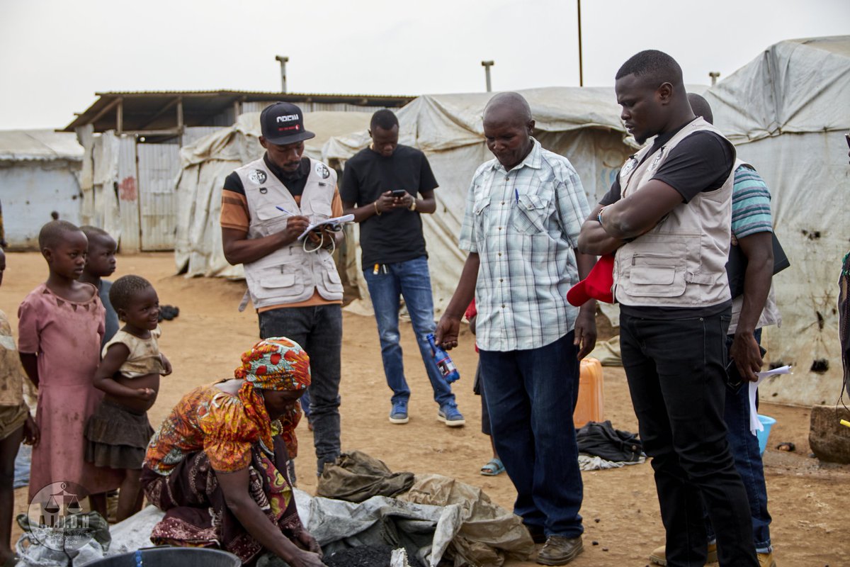 Ces femmes vivent dans des conditions sanitaires et alimentaires très précaires d'un site qui n'a plus reçu d'aide humanitaire depuis plus de 4ans. 
Cet environnement paupérisant, aggrave leur exposition aux #VBG notamment la prostitution forcée et l'exploitation sexuelle. 1/3.