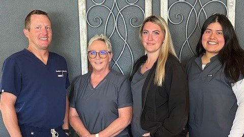 nJoyVision's tweet image. Thanks to Dr. Heath Stotts &amp;amp; the Enid Vision Source staff for chatting with nJoy Vision&apos;s Beverly Fox about #LASIK, #EVOICL &amp;amp; #LensReplacement vision correction options for patients. Right now, patients can save $1000 on their procedure at nJoy Vision. njoyvision.com/this-is-why-yo…