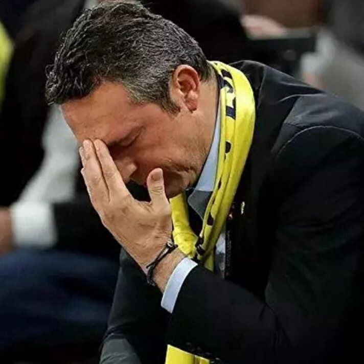 Çözüm sürecinin paralı aracı, iktidarın "sağ" kolu, yozlaşmış ve kötü emellere sahip bir p*ç tarafından ülke futbolu işgal altında. 
#FutbolYOKSiyasetVAR