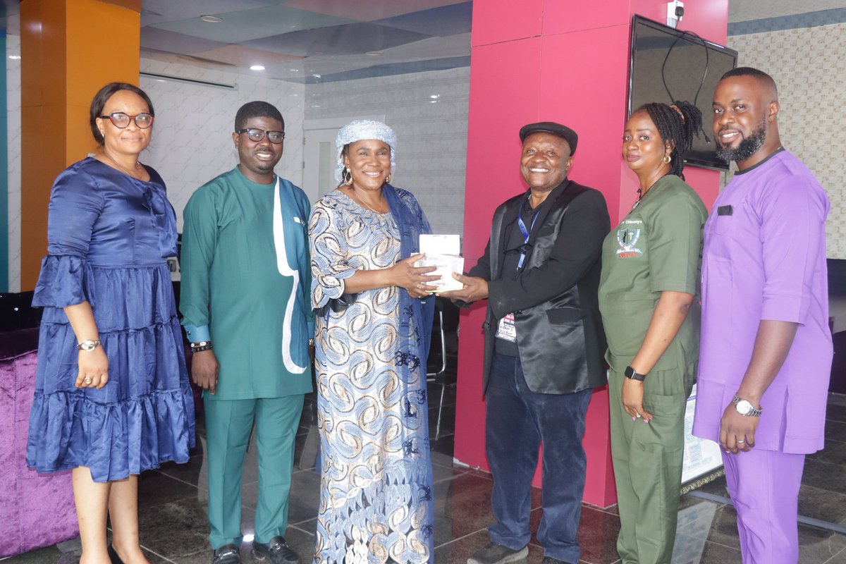 dufuthofficial's tweet photo. Gideon Okey, Country Director of Dumotele Consumables USA, presenting complimentary samples of surgical sutures to Professor Uzoma Agwu, CMD of DUFUTH, for use in the hospital theatre. He pledged to support DUFUTH  in  operation of the hospital, with focus on suturing needs. https://t.co/wQfEPNna4A