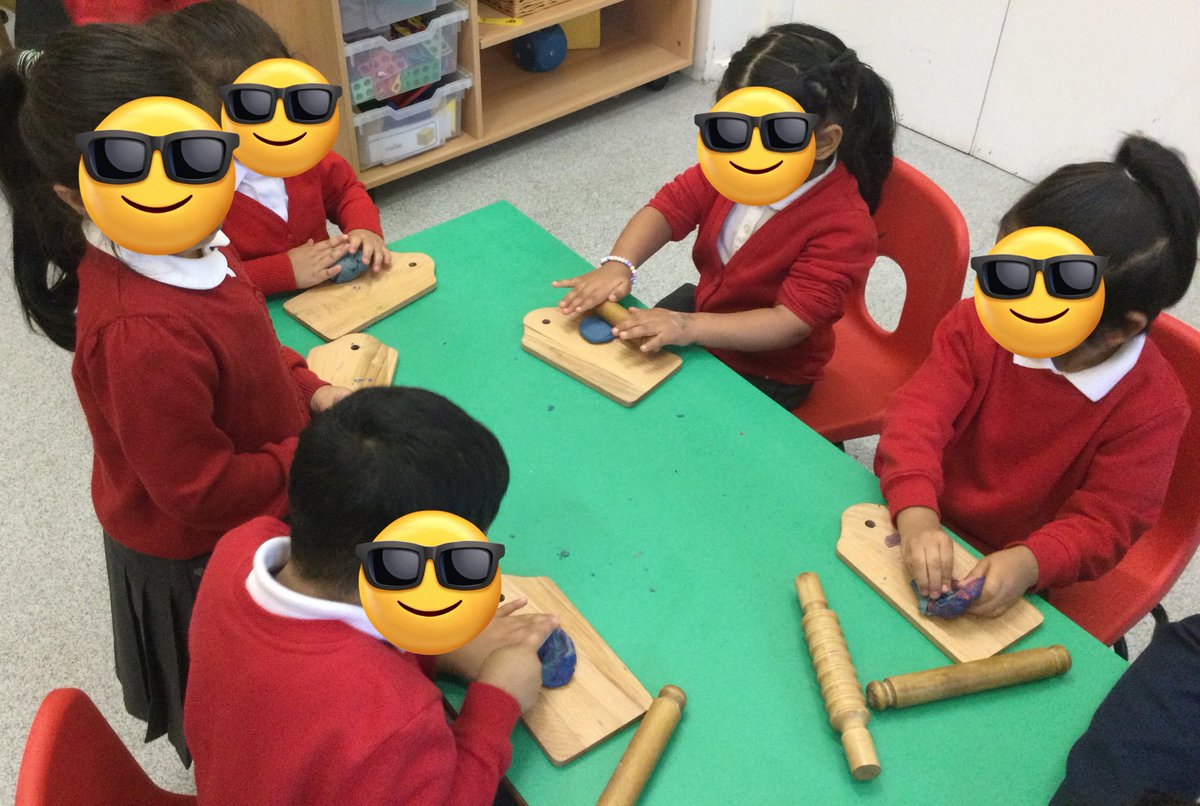 LeighPrimary's tweet image. Look at how happy and settled our Nursery children are and they have become confident and independent explorers.#PSED #PD #makingmemories #relationshipbuilders #lifelonglearners