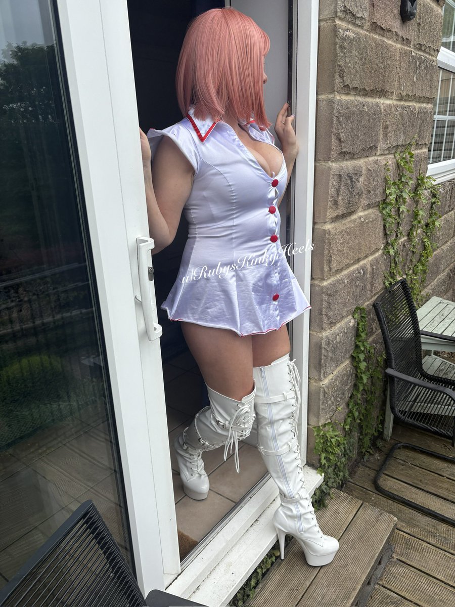 RubysKinkyHeels's tweet photo. Here’s a thread of some of my favourite outfits, photos, and clips - leave some love on the ones that you like ❤️ x https://t.co/OVf4GllTWu